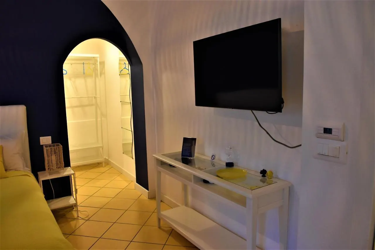 Lemon Suite Naples 0*,  Italy